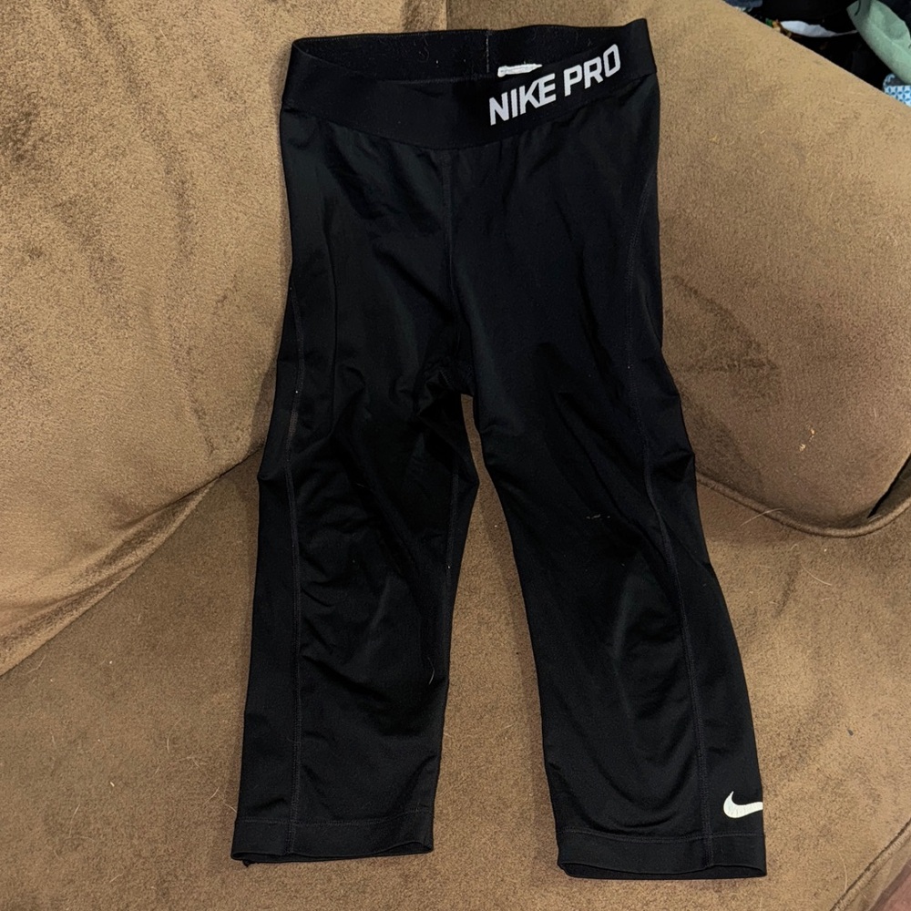 Nike Pro Women’s Black 3/4 Leggings